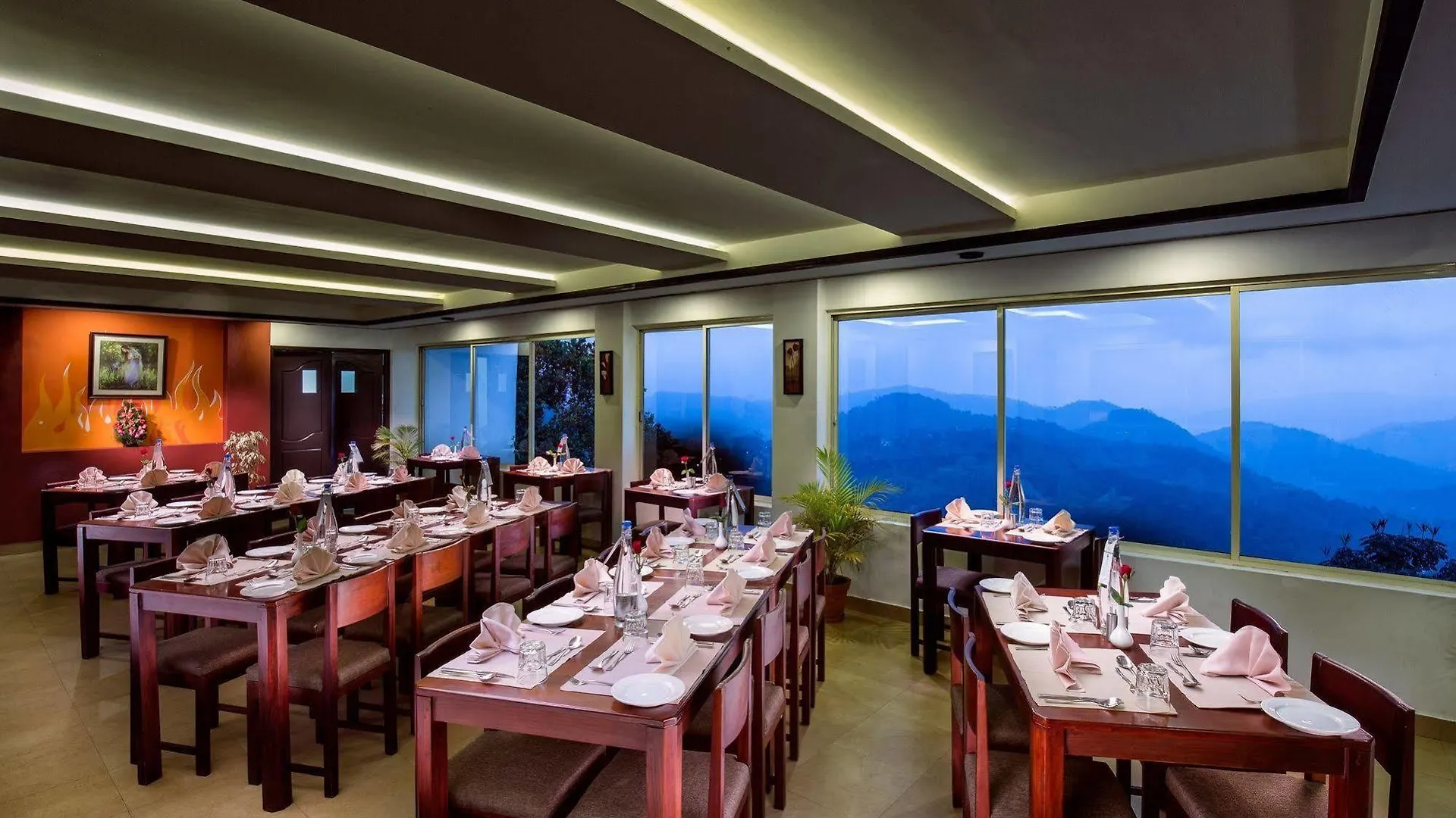 Munnar Tea Hills Resort - Mthr 4*,